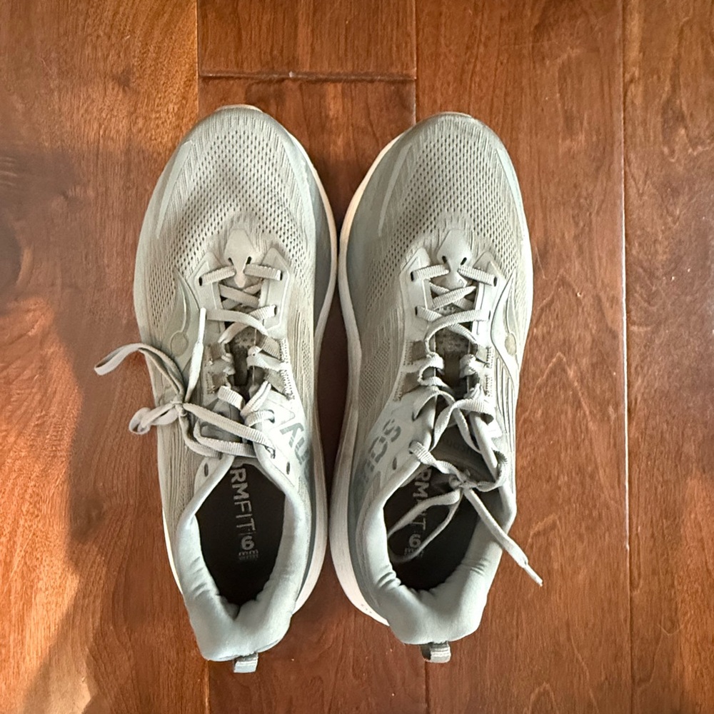 Saucony Hurricane 24 Sneakers - Picture 3 of 3